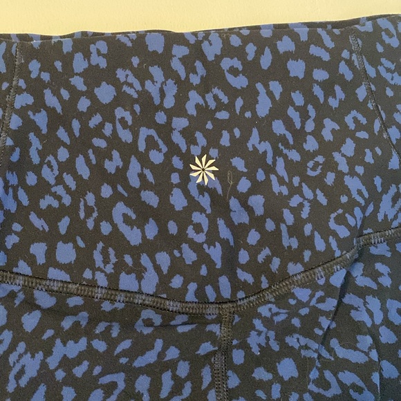 Athleta Salutation Stash Pockets II. - Picture 5 of 5